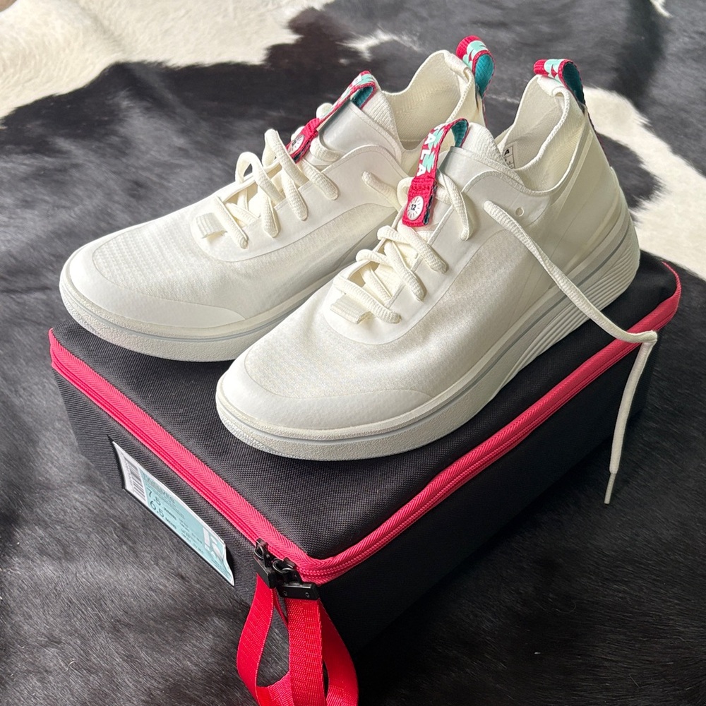 BALA Twelves - Women’s white shoes for healthcare workers